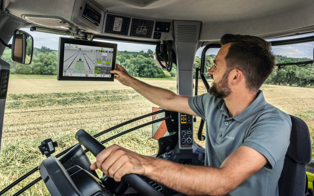 Tracteur CLAAS utilisant les services d’agriculture connectée